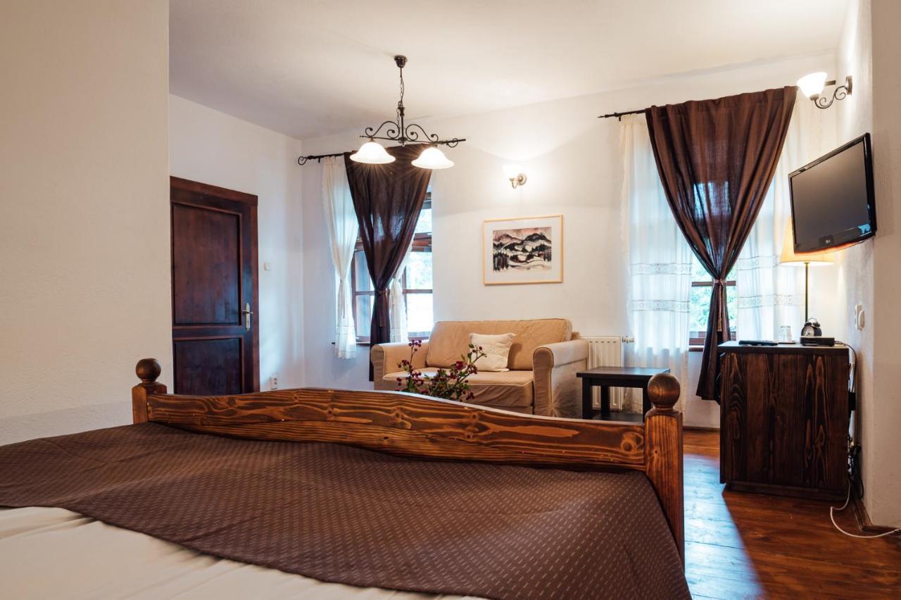Hanul Anselmo*** Hotel Oituz  Kültér fotó