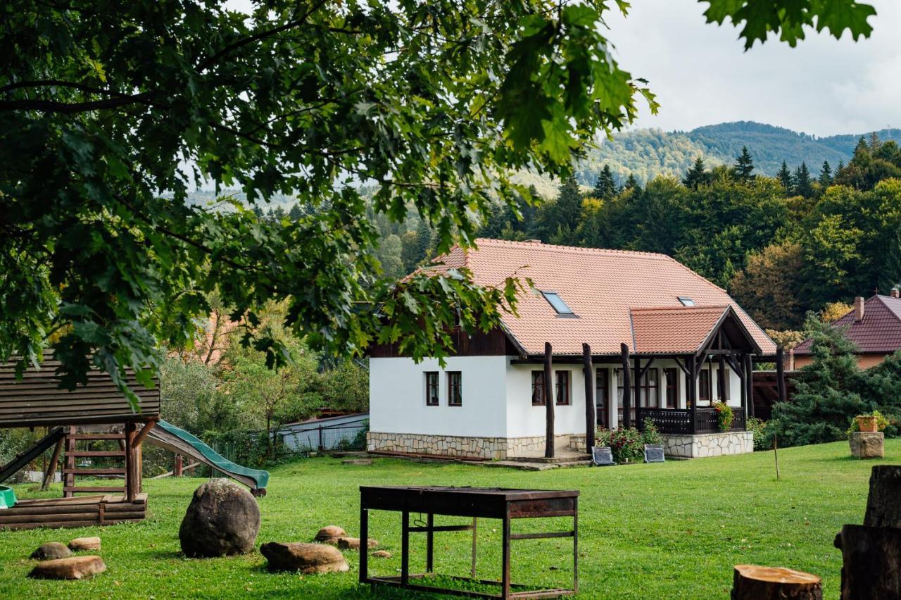 Hanul Anselmo*** Hotel Oituz  Kültér fotó